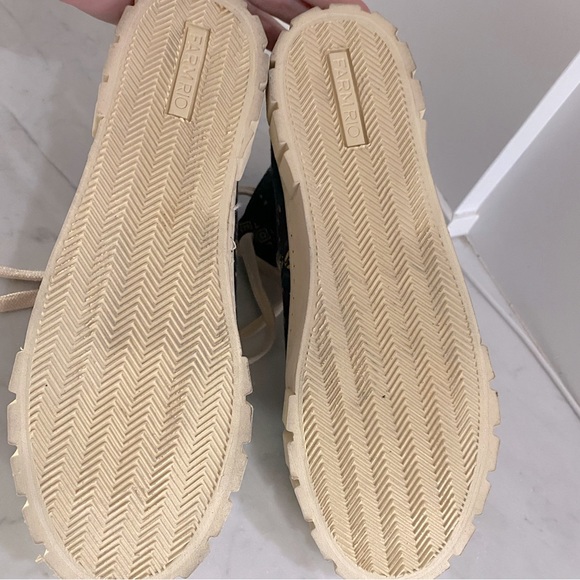 NWOT FARM RIO Mid Flat Form Sneaker Macaw Forest Black Blue - Picture 13 of 13